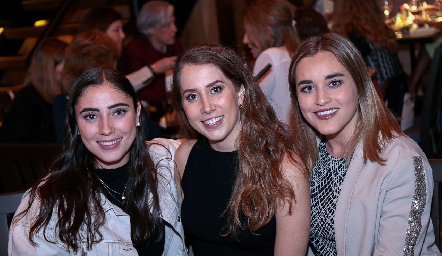  Isabela Zollino, Mónica Torres y Pamela Rubio.