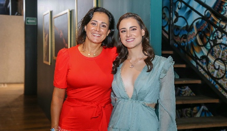  Susana Salgado con su hija Susana Schekaibán.