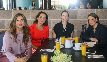  Pilar Díaz de León, Susana Salgado, Beatriz Canseco y Mariana Millán.