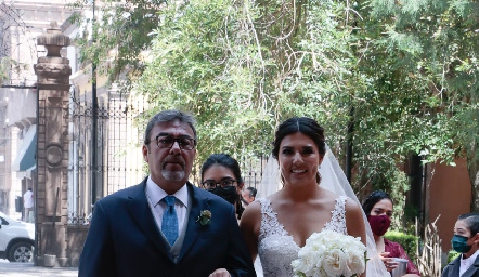 Rafael Villanueva con su hija Diana.