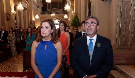 Patricia Gómez de Villanueva y Rafael Villanueva, papás de la novia.