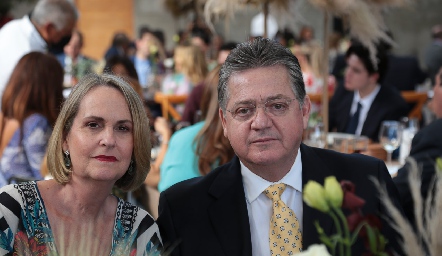  Cecilia Astaburuaga de Jiménez y Sergio Jiménez.