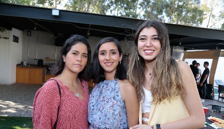  Ana Pao Galán, Ana Lucia Guerrero y Carolina Medina.