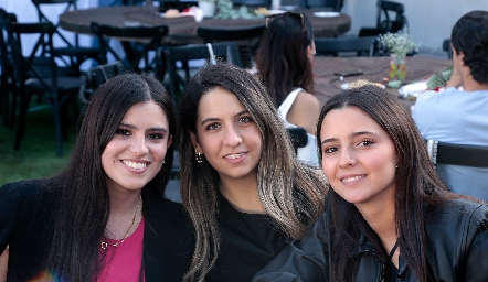  Casaandra Nava, Vero Gómez y Cristina Nava.