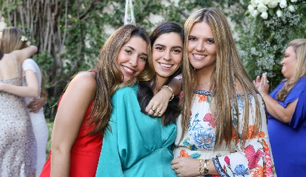  Nuria Minondo, Ceci Solano y Regina Solana.