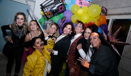  Paty Annette de Díaz de León, Sylvia Aguilar, Mimí González, Susana Jonguitud, Claudia Quintero, Coco Leos, Marcela de la Maza y Marilupe Córdova.