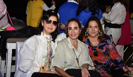  Martha Carrillo, Cristina Chevaile y Claudia Revuelta.