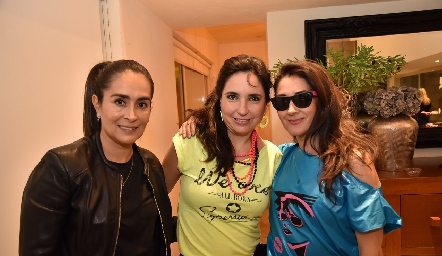 Cristina, Cynthia y Mercy.