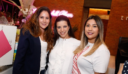  Pupi Torrescano, Dalia Echegoyen y Carmelú Díaz.