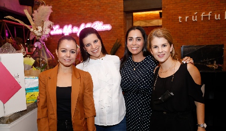 Carito Castillo, Dalia Echegoyen, Lila Medina y Lucy Vázquez.