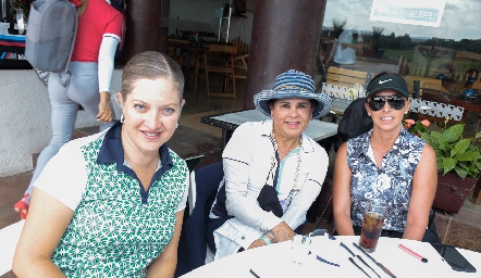  Jaidi Sailer, Raquelin Higuera y Angélica Vega.