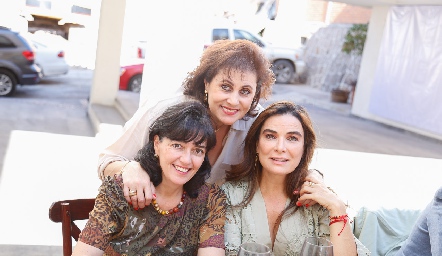 Marusa Maza, Lucía y Bárbara Martins.