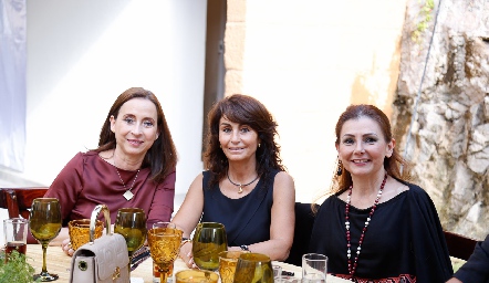  Carmen Bravo, Claudia Sánchez y Gery.