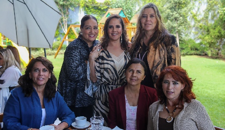Pili Leos, Gaby Paýan, Gabriela Lozano, Raquel Altamirano, Estela Torres y Adriana Jiménez.