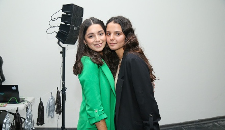  Daniela Herrera y Ximena Castro.