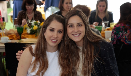  Mónica Torres y Miriam Díaz Infante.
