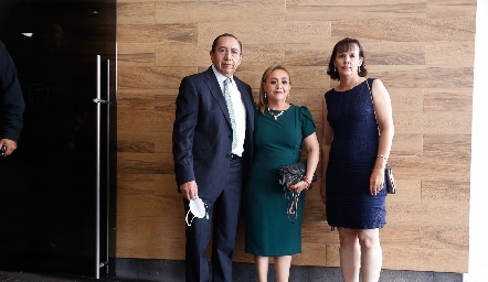  Arturo Miranda, Beatriz Viloria y Cristina Muñoz.