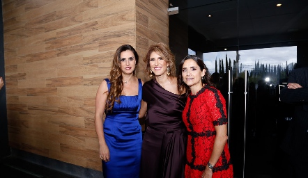 Sandra Castanedo, Rocío Güemes y Mariel Quevedo.