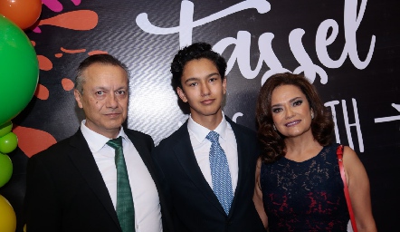  Mario Alberto Pérez, Ayrtón Pérez y Aida Palau.