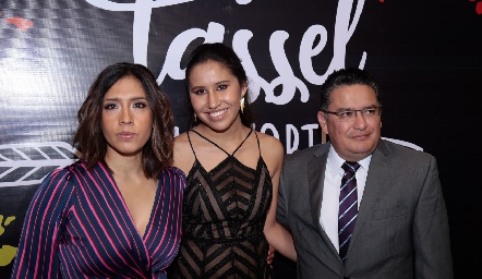  Alejandra Marroquín, Jimena Montes y Omar Montes.