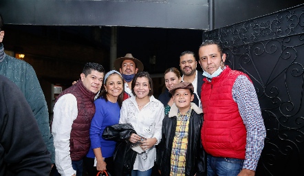  Gabriel Ochoa, Raquel Lucio, Azael Gómez, Tamara Arroyo, Rocío Saltierna, Horacio García, Diego Ochoa y Jorge Velásquez.