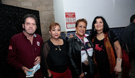  Javier Aguilar, Silvia Castillo, Tati Rosillo y Viki González.