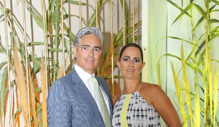  Gabriel Roqueñi y Gina Meade.