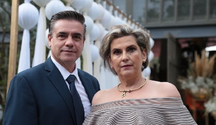  Jesús González y Gabriela Portillo.