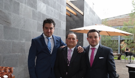  Guillermo Medina, Gustavo Medina y Gustavo Medina.