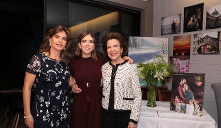  Marisa Mercado de Tobías, Marisa Tobías y Melita Tobías.