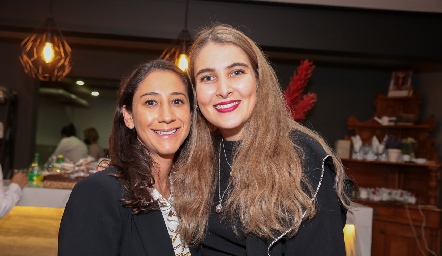  Ingrid y Vero.