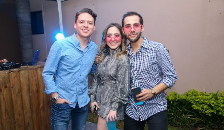  Kevin de la Rosa, Tania Romero y Aarón Atilano.