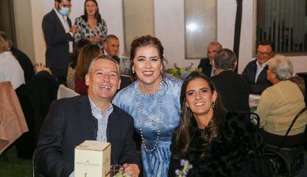  Héctor Galán, Cristina Galán y Daniela Rivero.