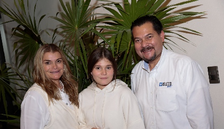  Claudia Zermeño, Paula Díaz y Carlos Díaz.