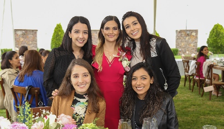  Cecilia Bardan, Zaira Hervert, Leticia Martínez, Fernanda Castillo y Fátima Galván.