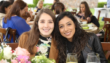  Fernanda Castillo y Fátima Galván.