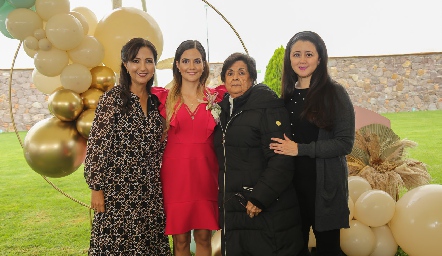  Nereida Anaya, Zaira Hervert, Benilda Alfaro y Karina Hervert.
