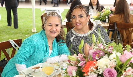  Lorena Benítez y Rosi Castillo.
