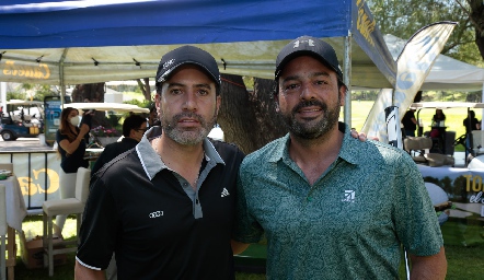  Alejandro Suárez y Rodrigo Medellín.