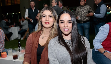  Ana Sofi Muñiz y Mariana Rodríguez.