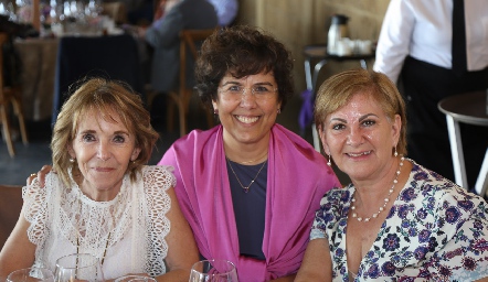  Patricia Vivanco, Susana Galván y Chita Gómez.