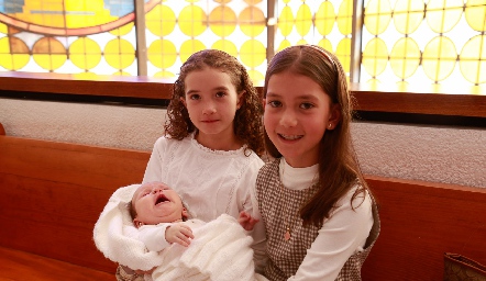  Inés y Paula Salas Vivanco con Loretta.