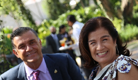  Tenoch y Claudia González.