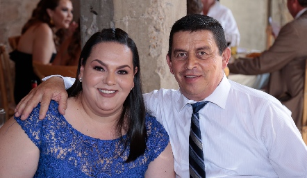  Elizabeth Villagómez y Juan Carlos Delgadillo.