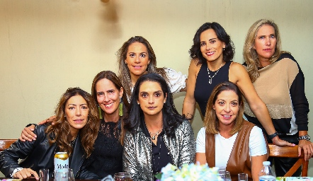 Anna Astrid Navarro, Adriana Pedroza, Michelle Zarur, Maricel Gutiérrez, Anilú Enríquez, Cecilia Limón y Claudia Quiroz.