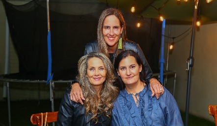  Karina Vita, Adriana Pedroza y Sandra Morelos.