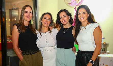 Adriana Pedroza, Michelle Zarur, Anilú Enríquez y Dani Gutiérrez. 