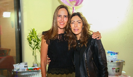  Adriana Pedroza y Anna Astrid Navarro.