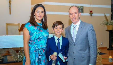  Ana Paula Valdés y Pablo Díaz del Castillo con su hijo Rodrigo.