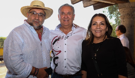  Paco Zárate, Alan Ríos Y Pilar Delgadillo.